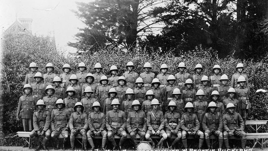 A black and white image of the Niuean soldiers of No. 4 Platoon, 3rd Māori Reinforcments before leaving New Zealand for Egypt.