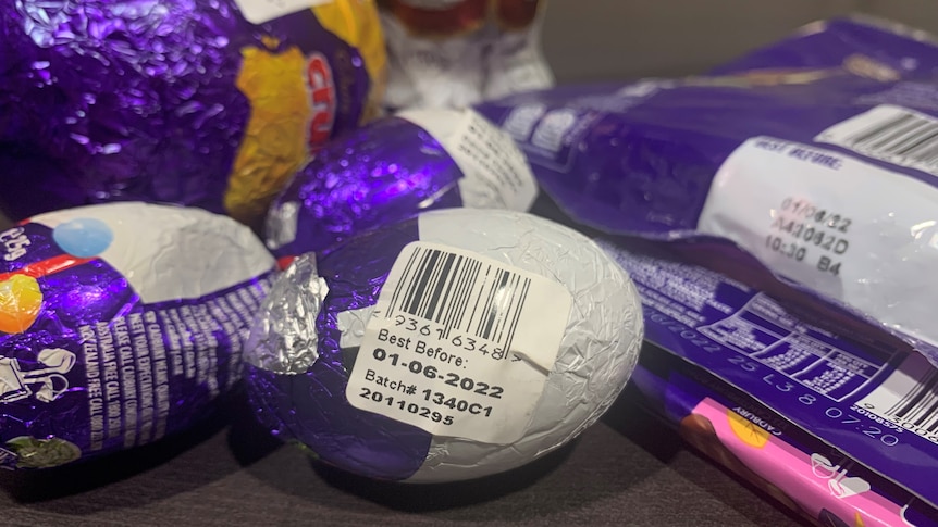 A close-up picture of an Easter egg showing its best before date.