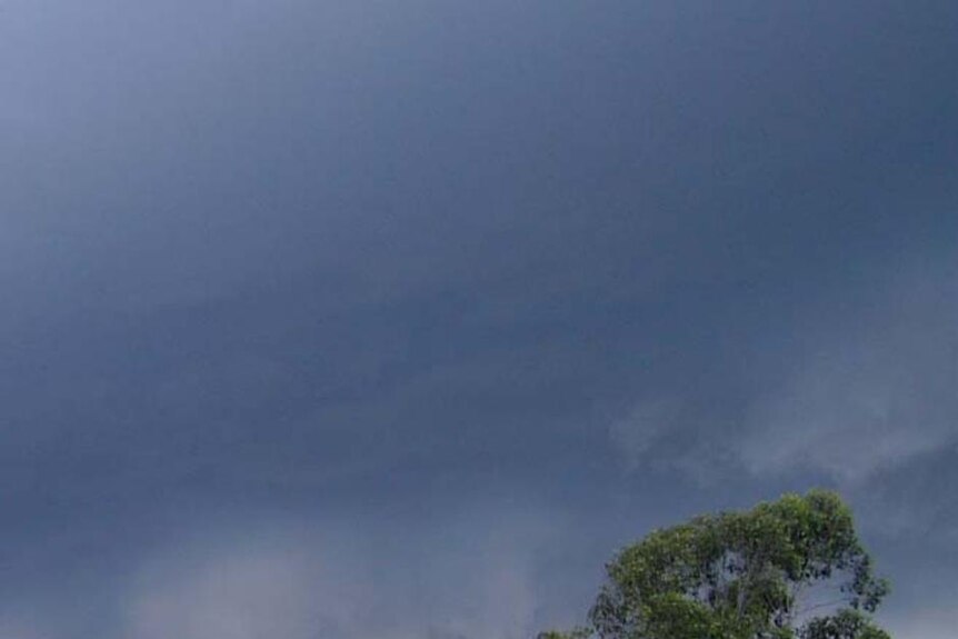 A severe storm hit the southern border town of Stanthorpe on the Granite Belt this morning causing some property damage.