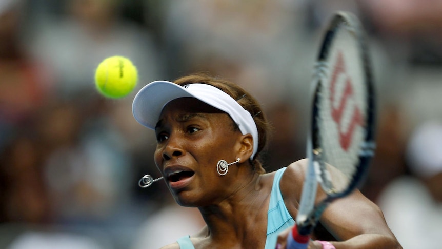 Venus Williams has withdrawn from Flushing Meadows after again succumbing to a viral illness.