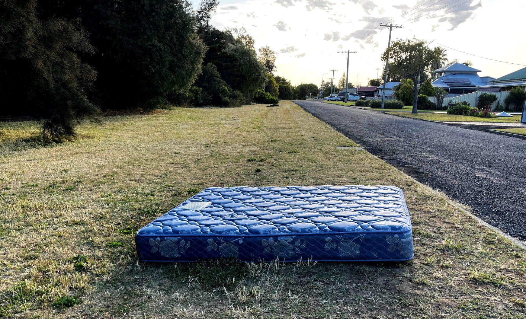 Mattresses on left on Bunbury roadsides could soon attract a 400 fine