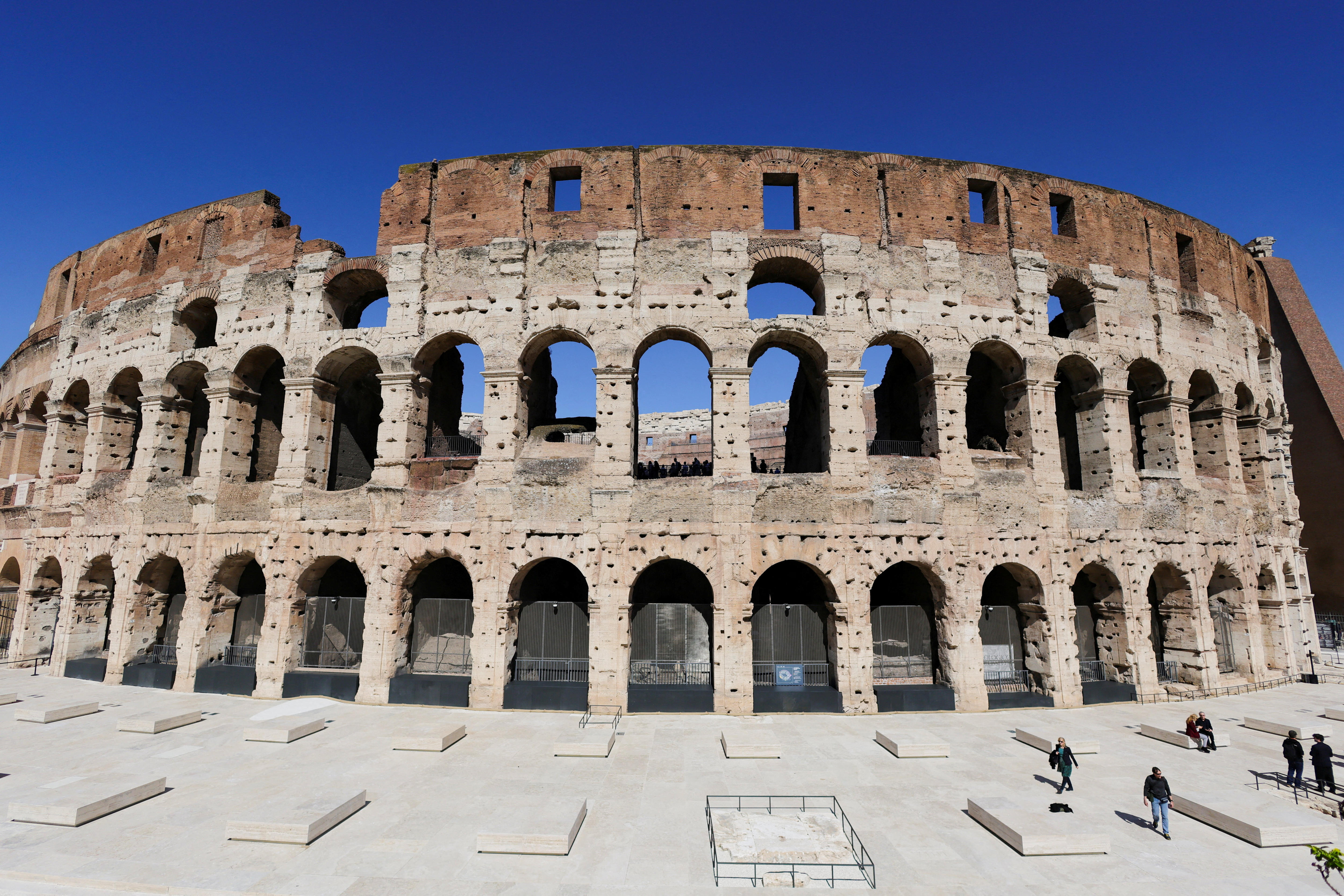 Colosseum closed after worker dies in 10-metre fall
