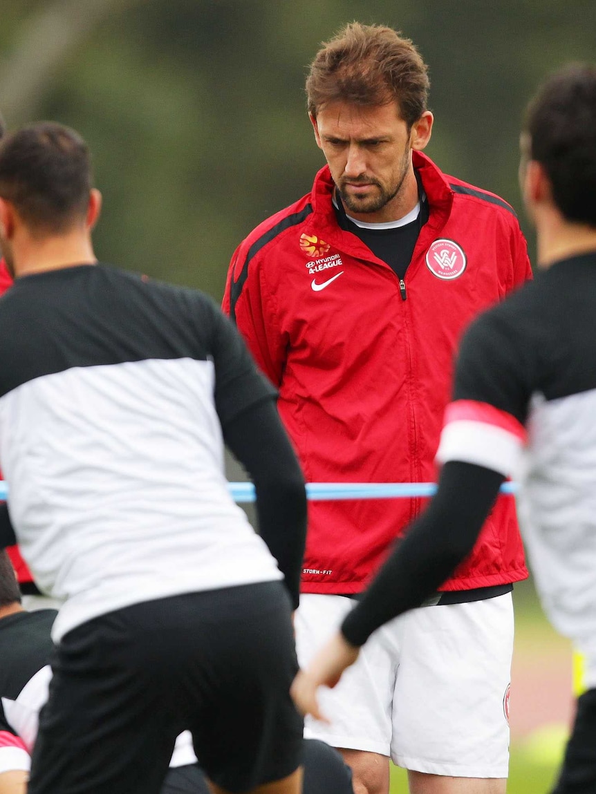 Popovic watches over Wanderers training