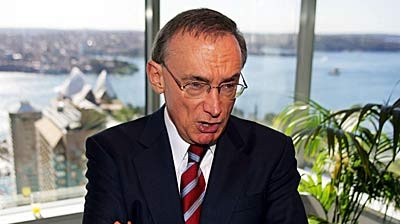 Bob Carr: Don't get your hopes up. (File photo)