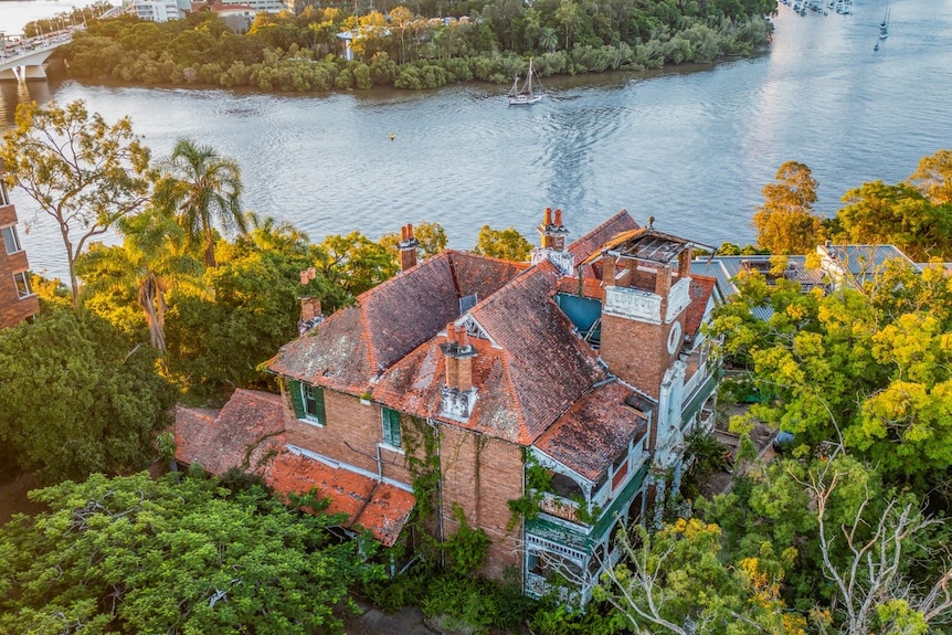 Aerial of Lamb House on Brisbane River