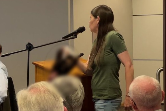 Woman brings dead Tasmanian devil to council meeting