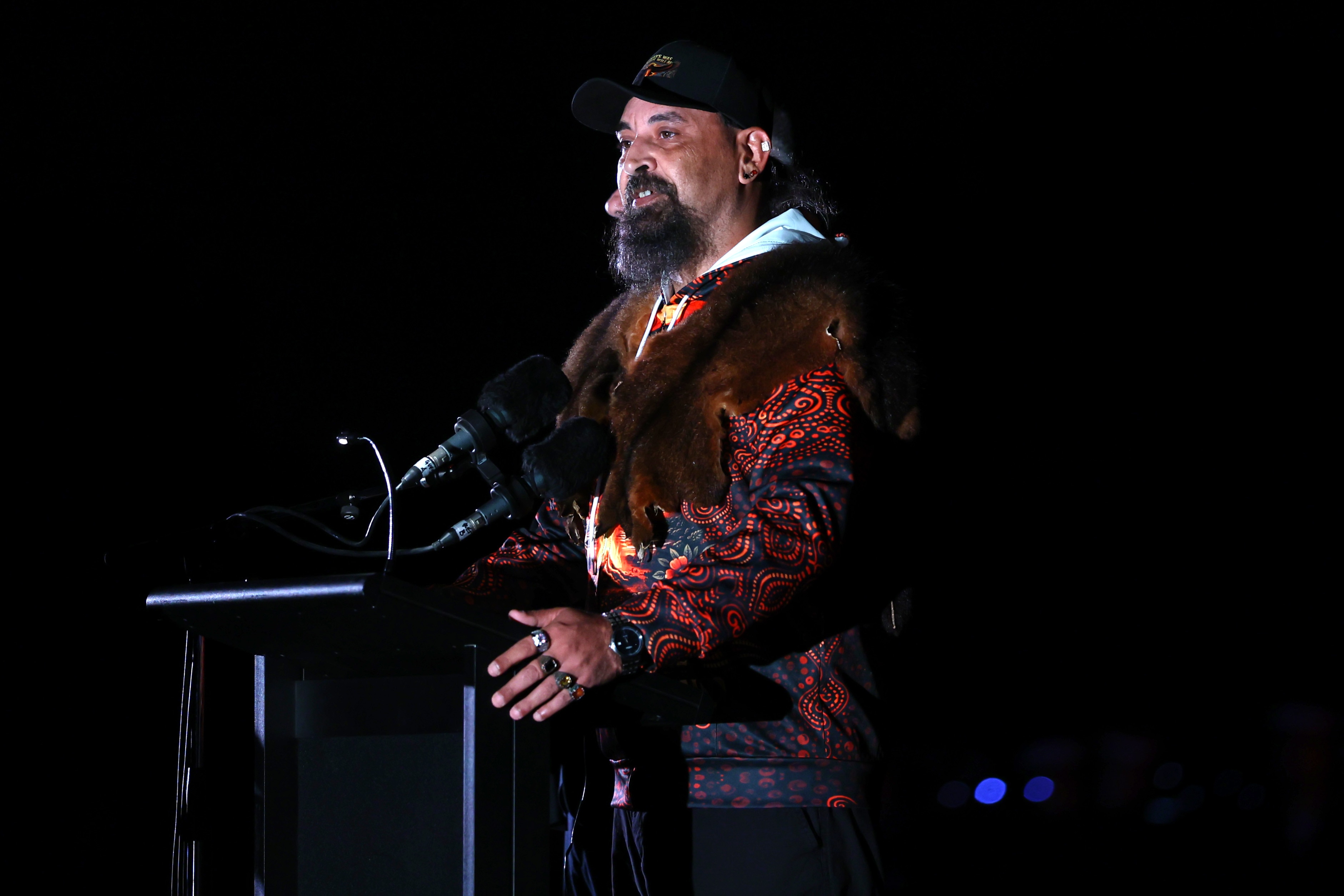 Booing at Melbourne and Sydney Anzac Day services draws widespread condemnation