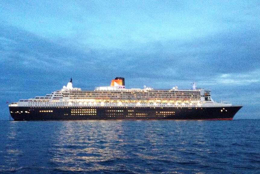 Queen Mary 2 arrives in Adelaide