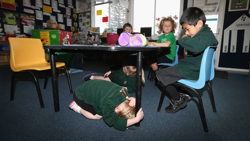 NZ kids practice quake drill