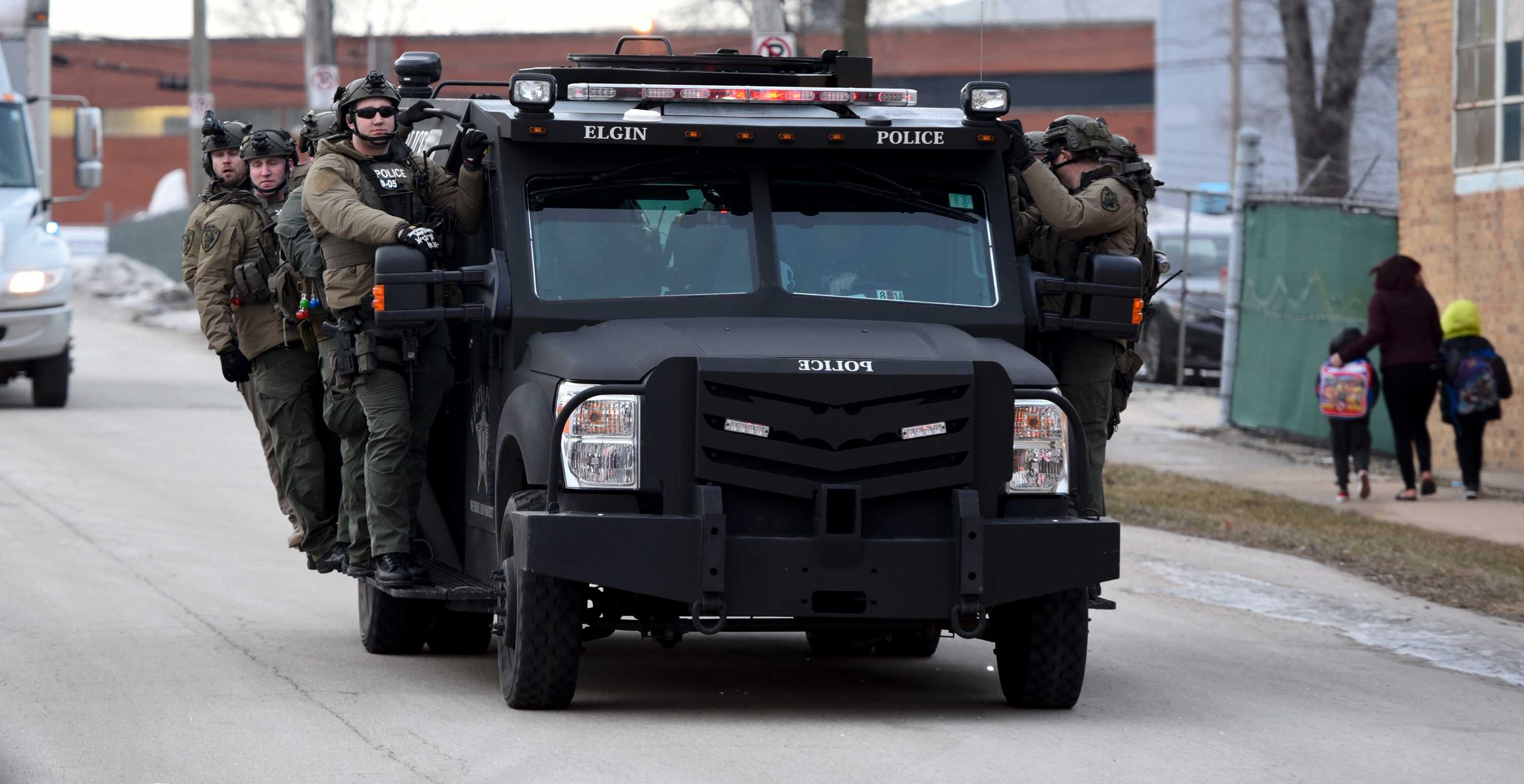 US gunman kills five co-workers at Aurora warehouse before being shot ...