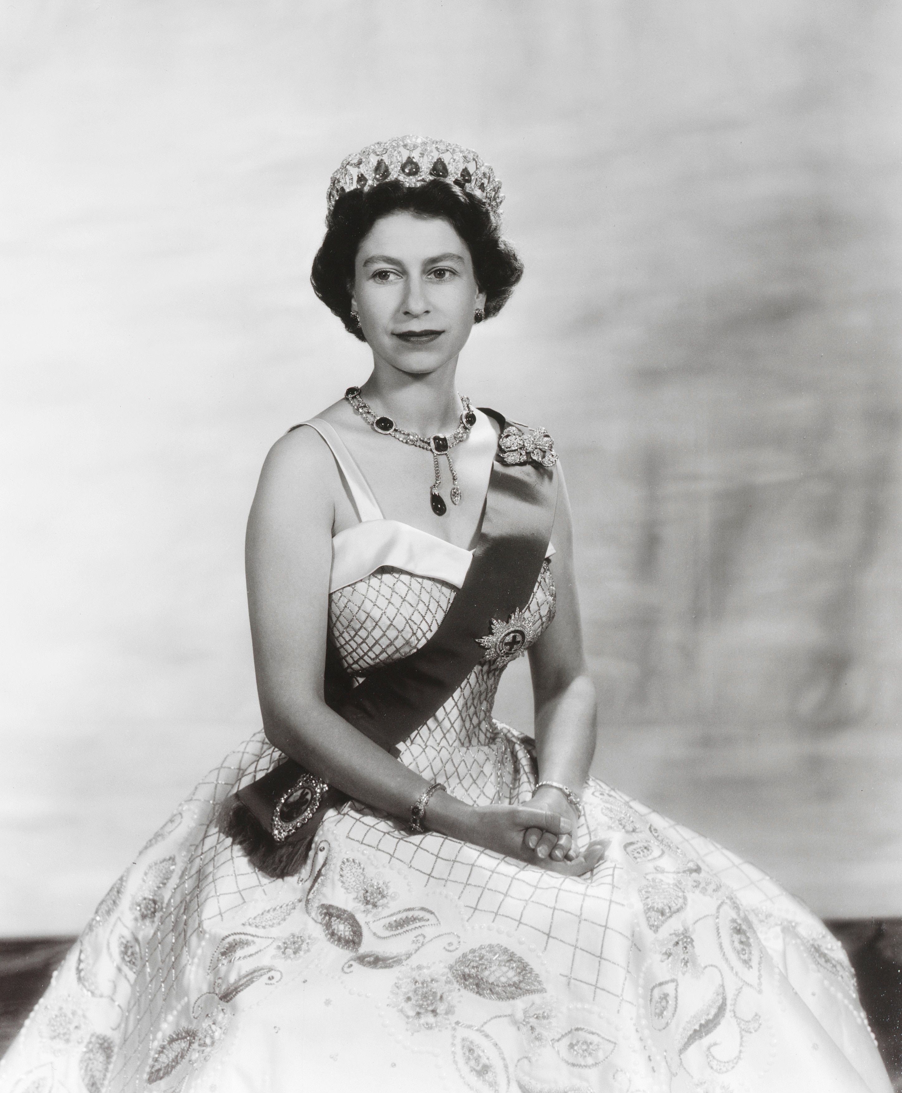 Queen Elizabeth in Hartnell 1956
