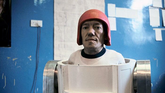 kenny baker in an r2-d2 costume