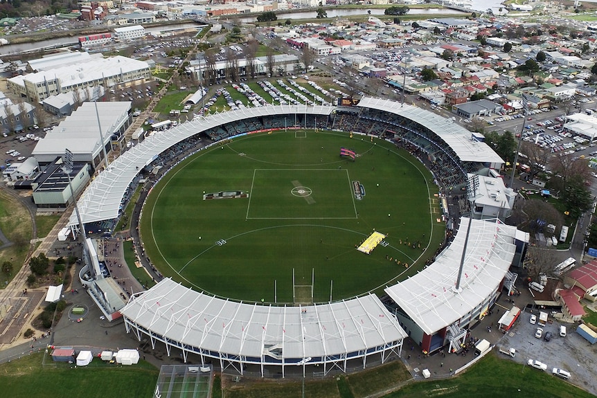 Aerial view of a stadium.
