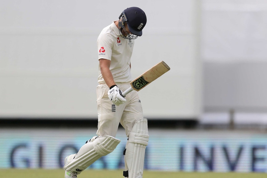 Dawid Malan trudges off the WACA pitch