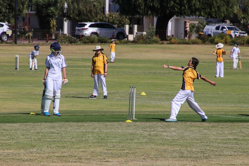 Girls from the Perth Scorchers Girls Cricket League at training