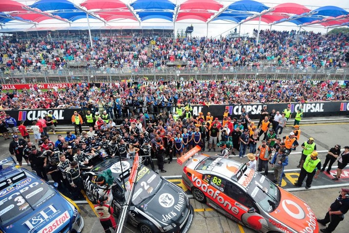 Clipsal 500 crowd