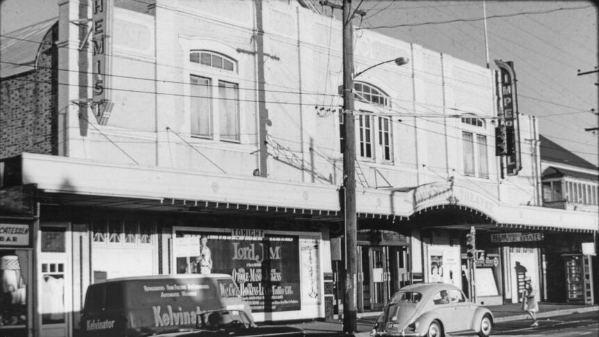 The Imperial Theatre in Lutwyche featured art deco architecture in 1966.