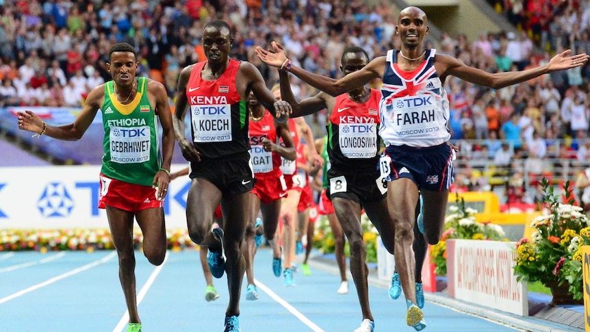 Mo Farah wins the 5000m in Moscow