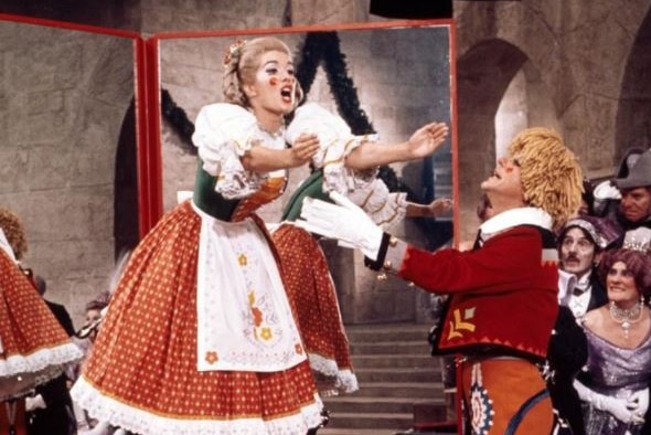 Sally Ann Howes, who played Truly Scrumptious in Chitty Chitty Bang Bang,  dies aged 91 - ABC News