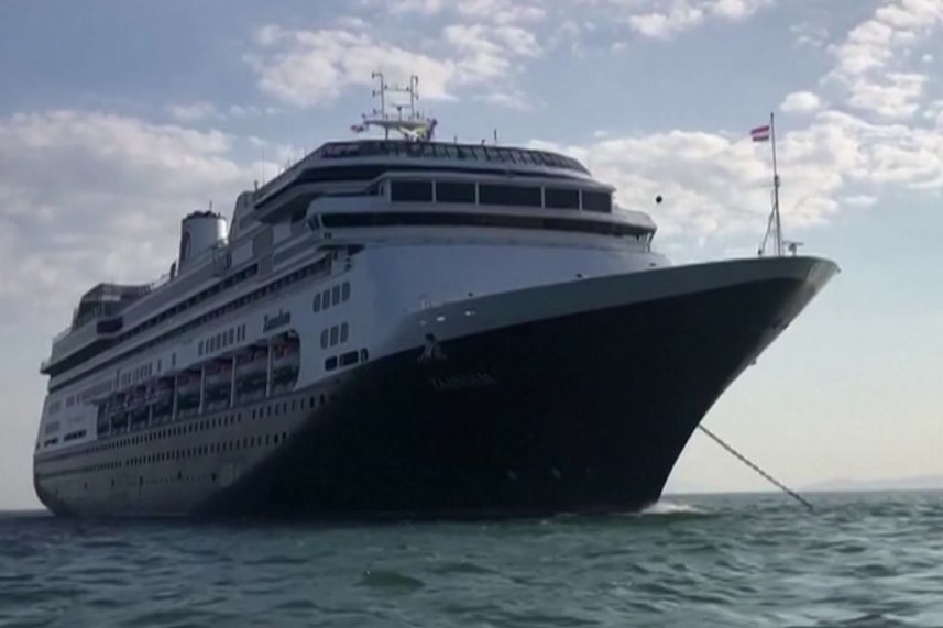 600 Australians still stranded at sea on 10 cruise ships