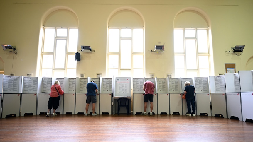 Victorian election count enters fifth day as electoral commission warns of wait for results in close contests