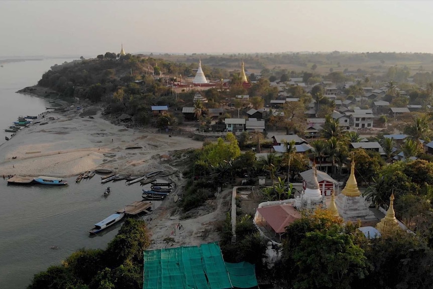 Aerial picture of In Down village.