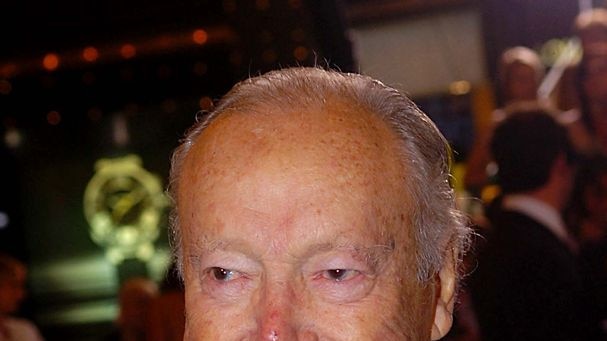 Bud Tingwell poses for photos at the 2007 TV Week Logies