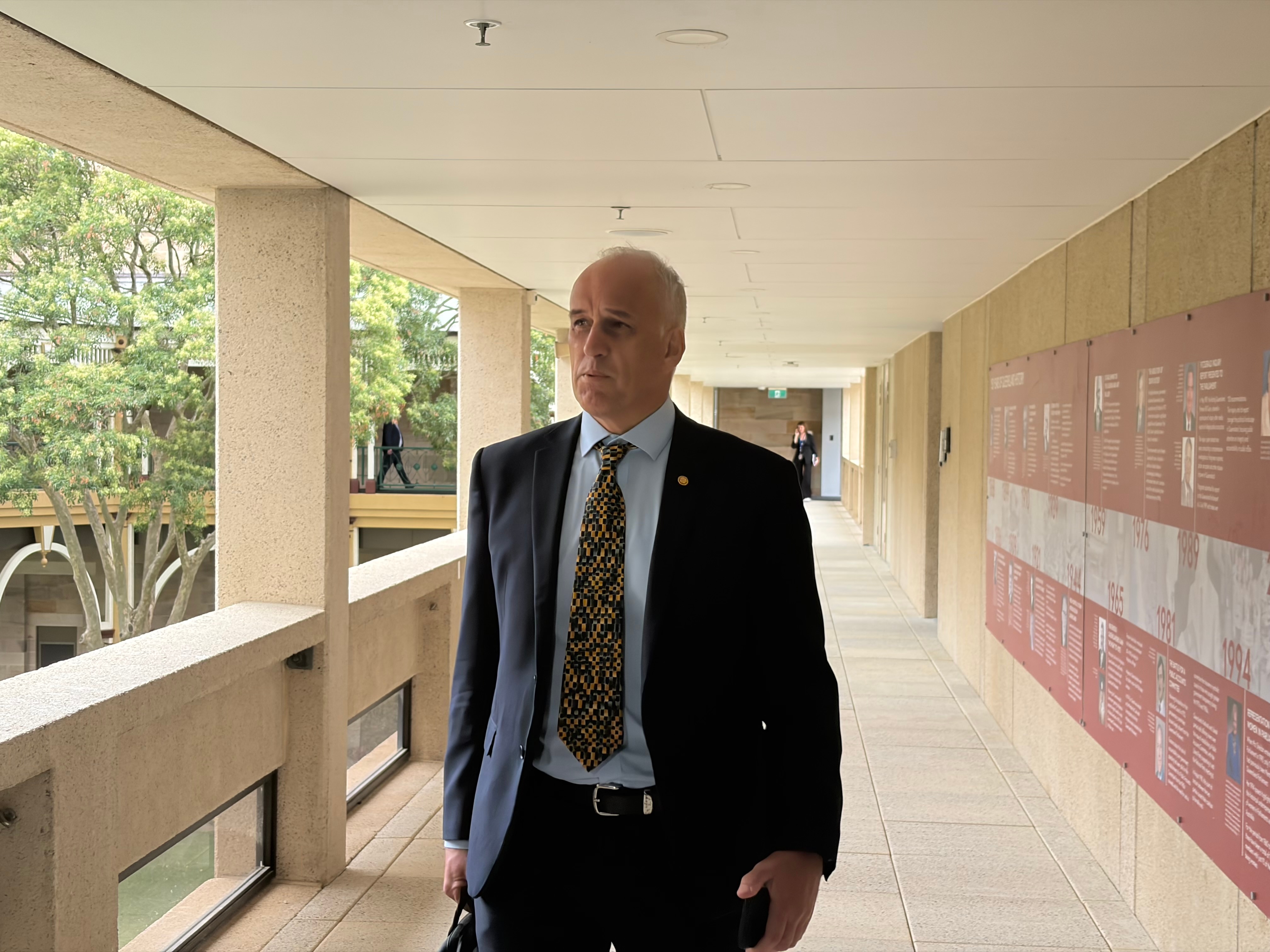 Queensland MP Nigel Dalton crosses floor during vote on abortion debate