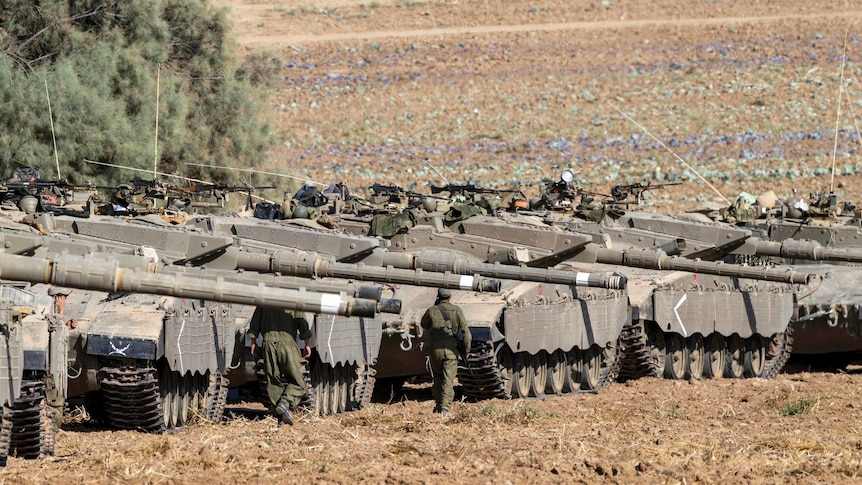 Tanks on the Israel-Gaza border