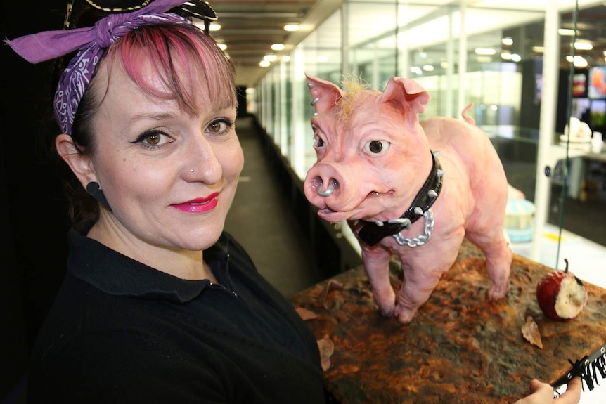 A punky pig cake and its creator