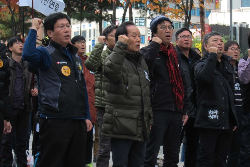 South Koreans call for Park's resignation