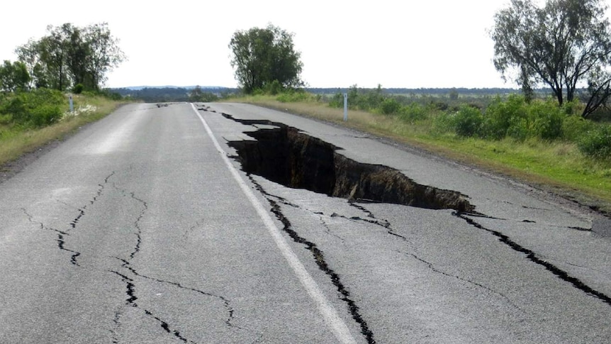 Gibihi Road crack