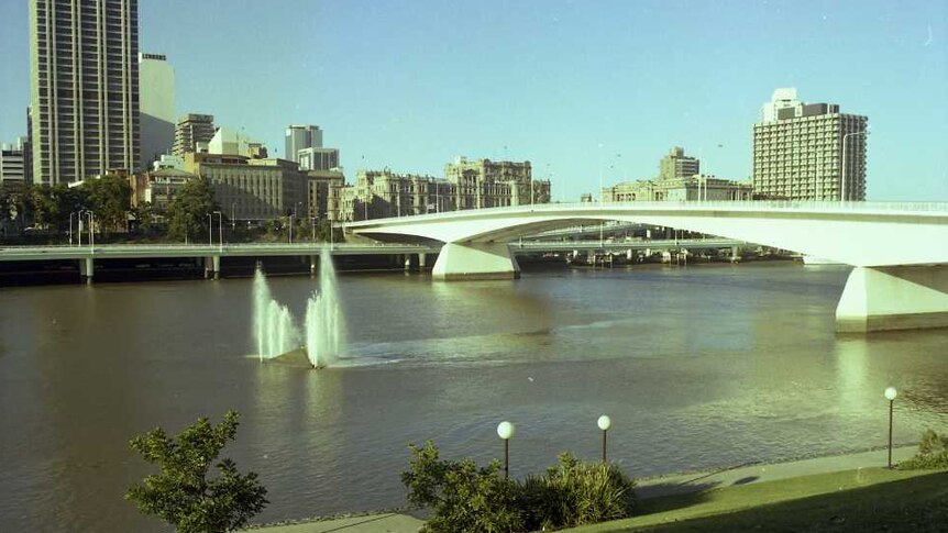 Queen Elizabeth II Jubilee Coronation Fountain in Brisbane River in 1982