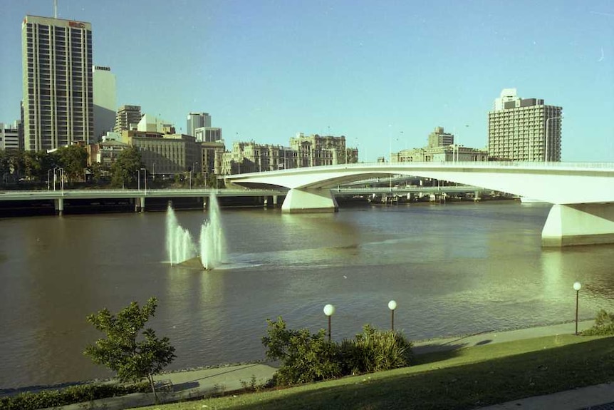 Queen Elizabeth II Jubilee Coronation Fountain in Brisbane River in 1982