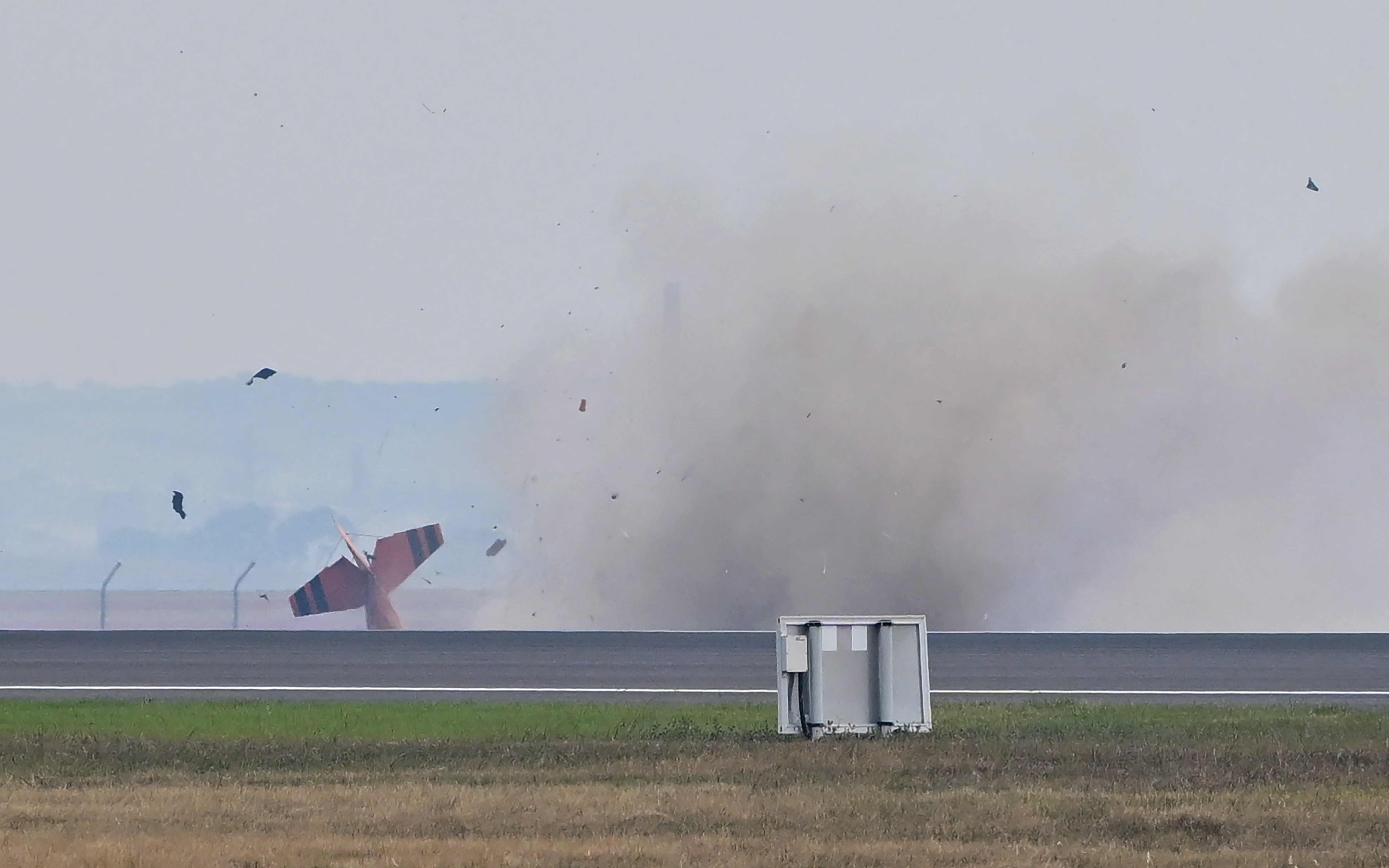 Проста что с ней справится. Способы выхода из апатии. Цитаты про близких людей. Прокрастинация фото. Поддержка любимого человека цитаты.