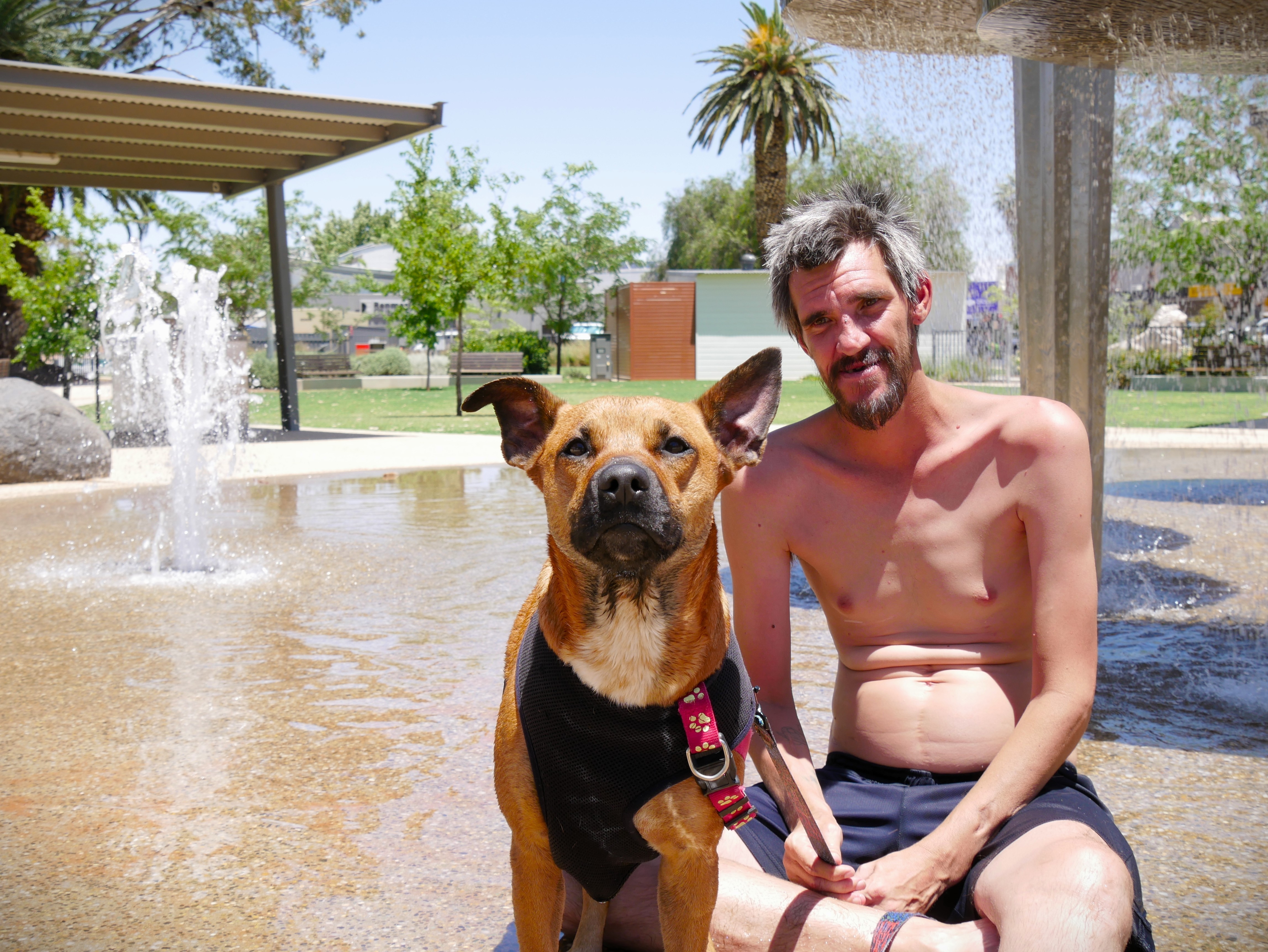 Murray River visitors hit with sweltering heatwave during peak season