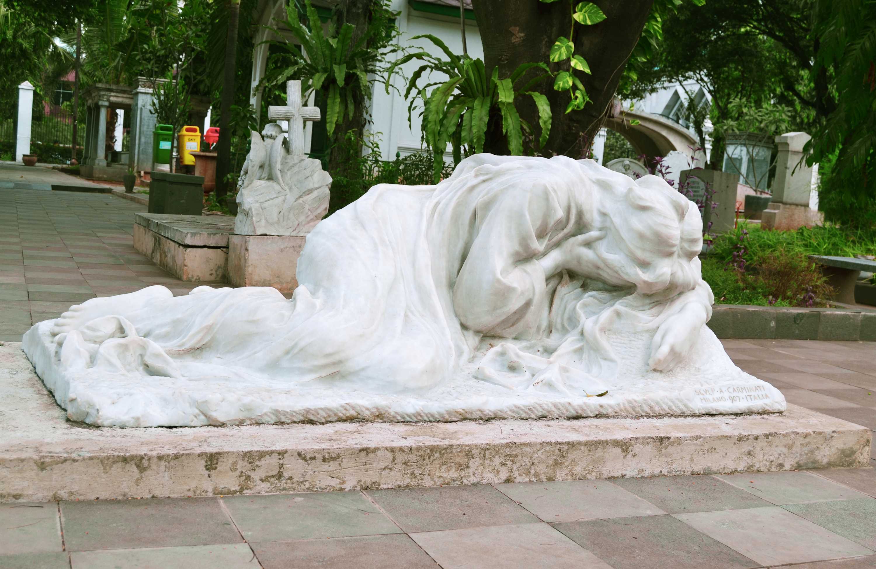 Grave enthusiasts unearth the forgotten history of Indonesia for