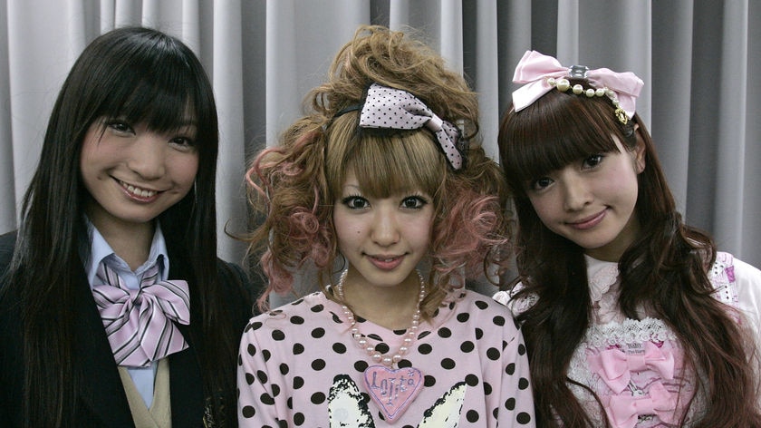 Ambassadors of Cute, Shizuka Fujioka (L), Yu Kimura, and Misako Aoki (R)