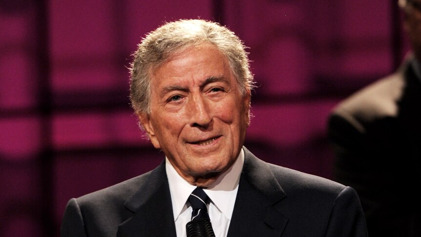 Singer Tony Bennett performs on the Tonight Show With Jay Leno at NBC Studios on September 23, 2011 in Burbank, California.