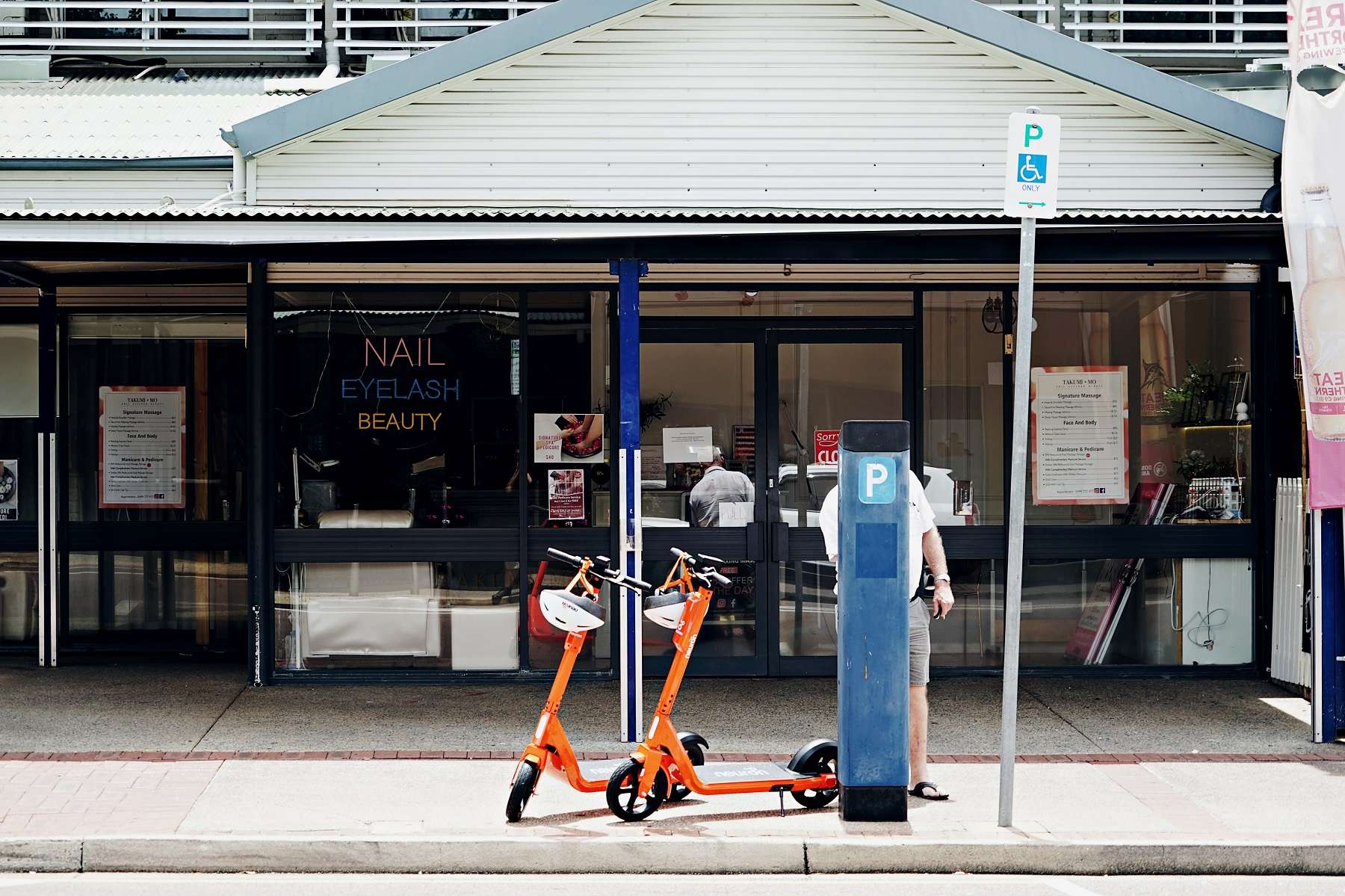 Darwin's escooter trial with Neuron begins — here's how to ride one ABC News