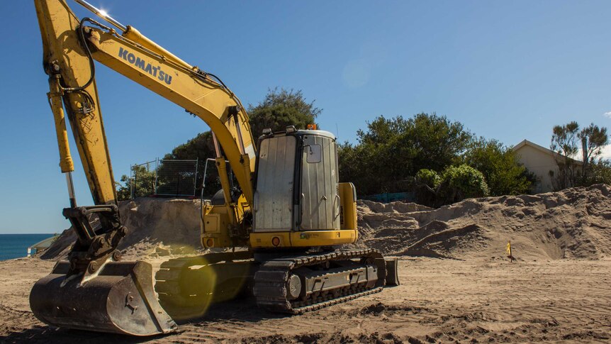 Trigg beach house behind building site.