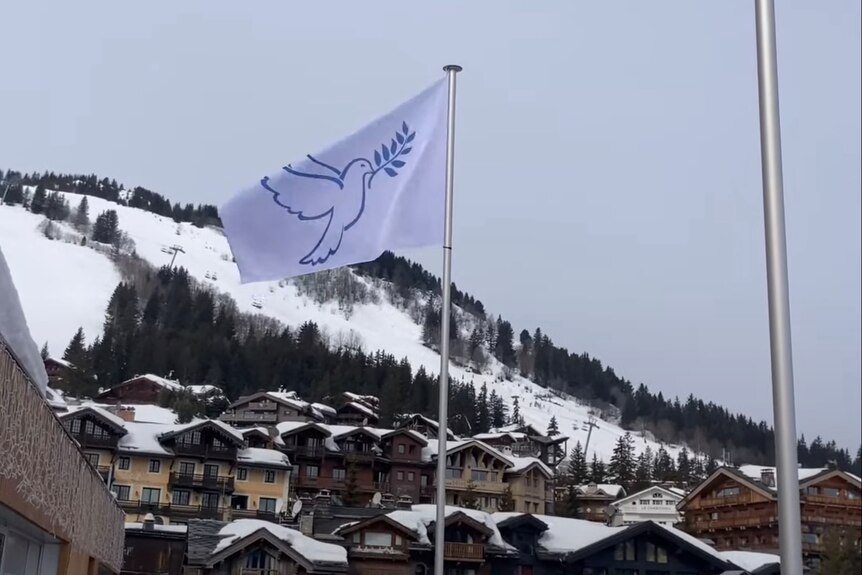 Courchevel, once the French playground for Russian oligarchs, is virtually  empty as sanctions hit Vladimir Putin's elites - ABC News