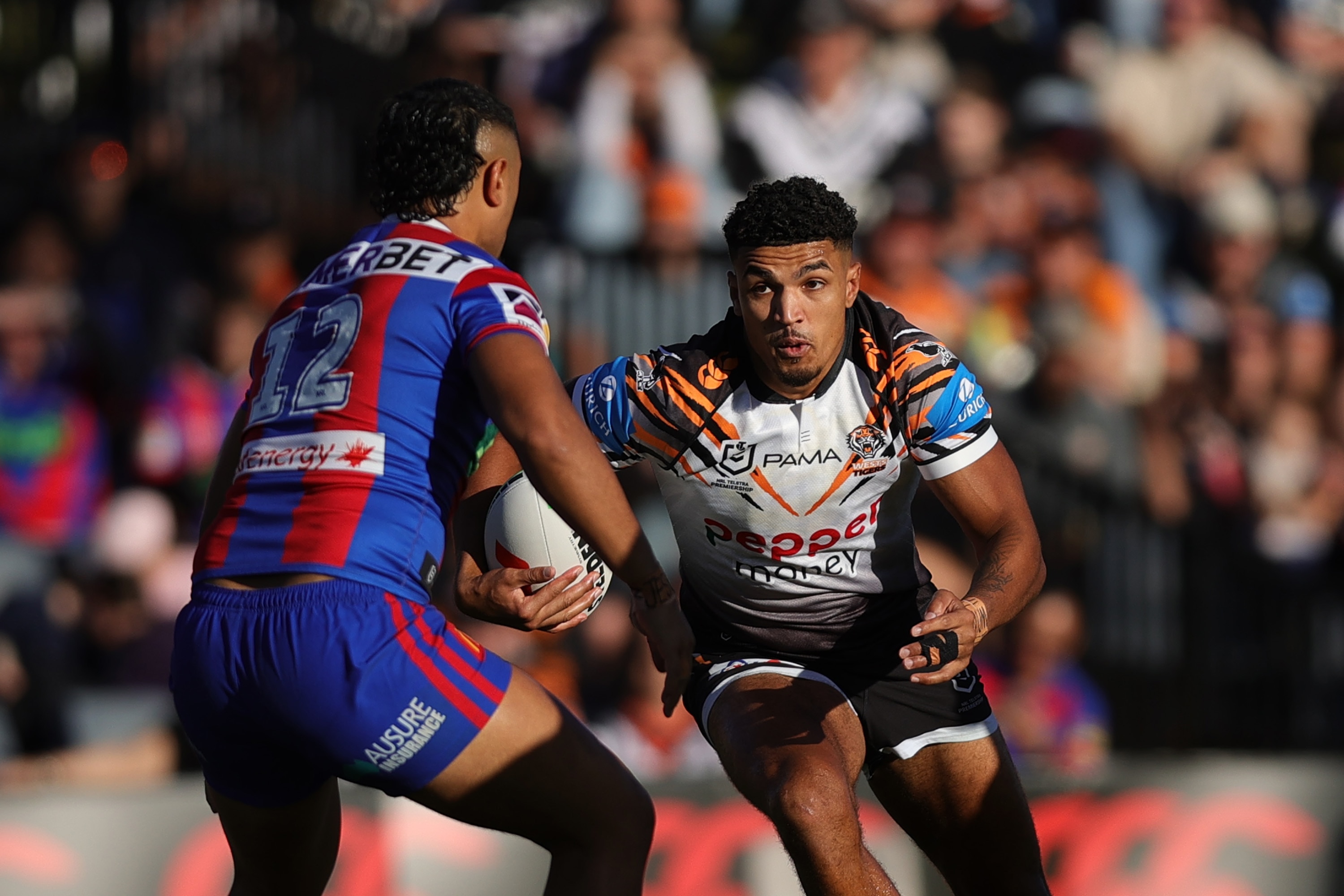 Live: Tigers make fast start in top four clash, Titans put 52 points on Eels