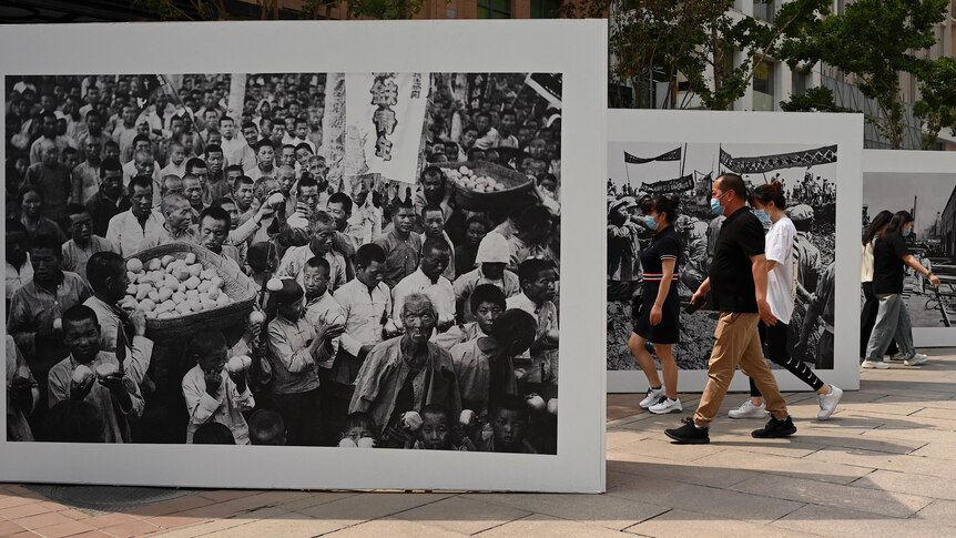 Past pictures of the Cultural Revolution.