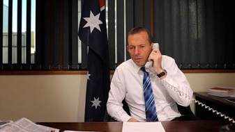 Liberal Party leader Tony Abbott in his Sydney office August 22, 2010 (Dean Lewins, AAP)