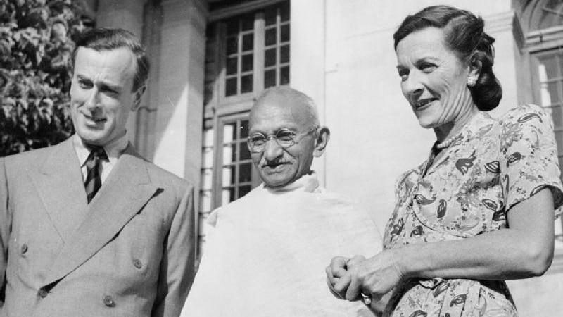 Lord Mountbatten, Mahatma Ghandi and Lady Mountbatten in New Delhi in 1947.