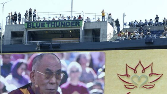 Dalai Lama appears in Seattle