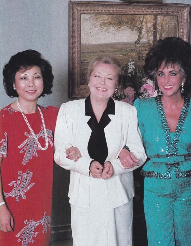 Philanthropist Elizabeth Kummerfeld tricked into carrying drugs - ABC News