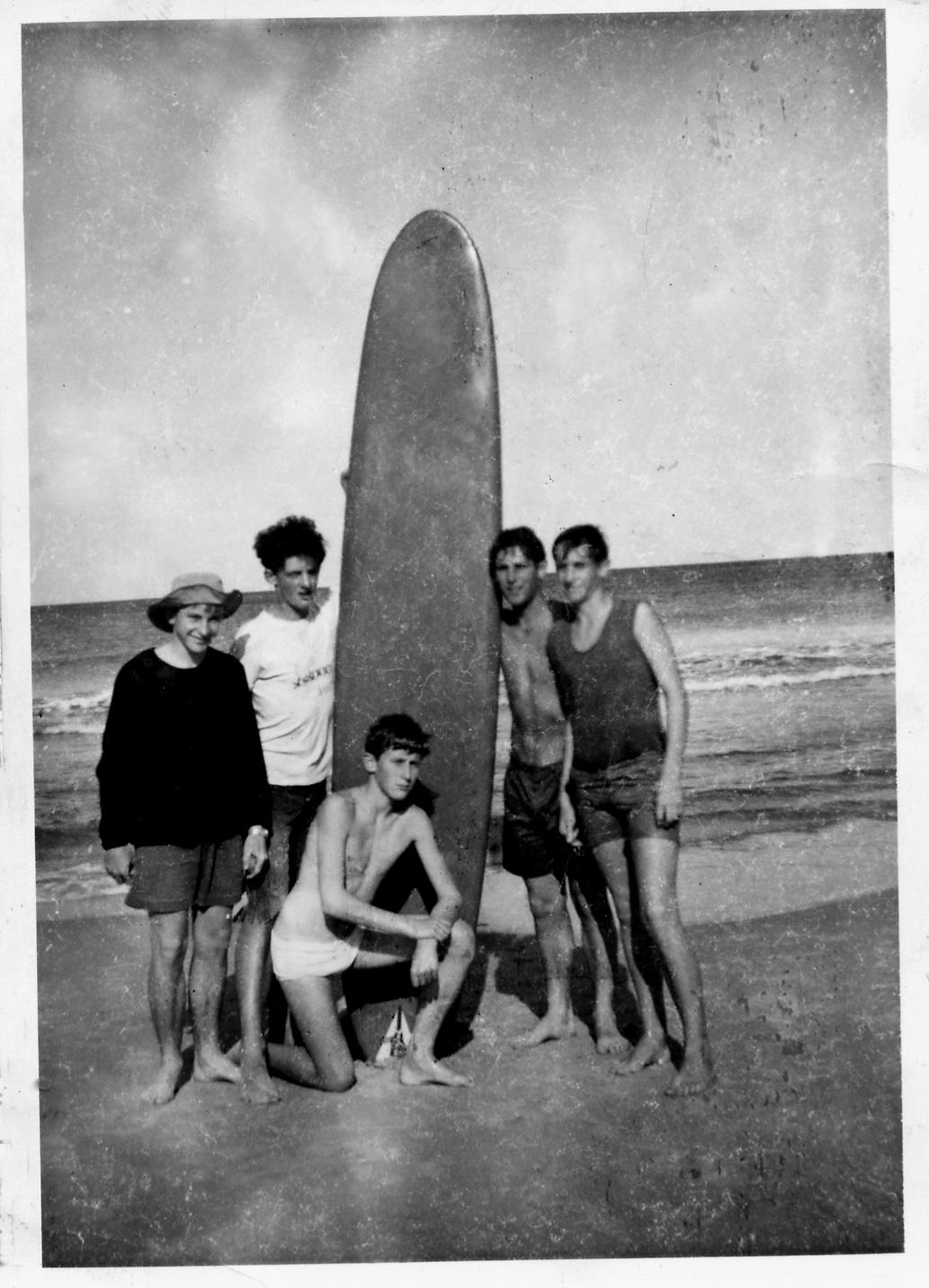 The farmer who pioneered surfing on King Island waves ABC News