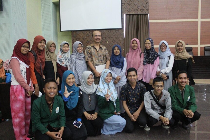 Putu pendit with students in Yogyakarta